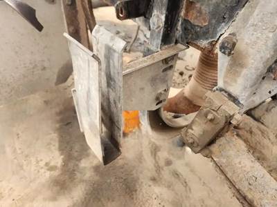 Peterbilt 379 Hood Support