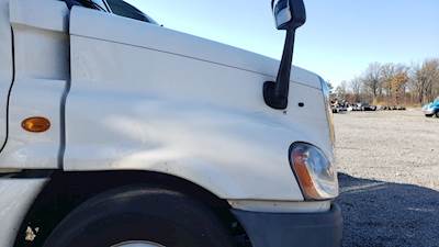 Freightliner Cascadia 125 Hood