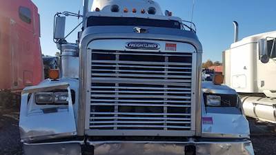 Freightliner FLD120 Classic Hood for a 2004 Freightliner Classic 120