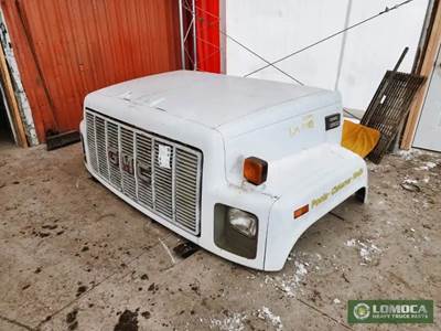 GMC C7500 Hood
