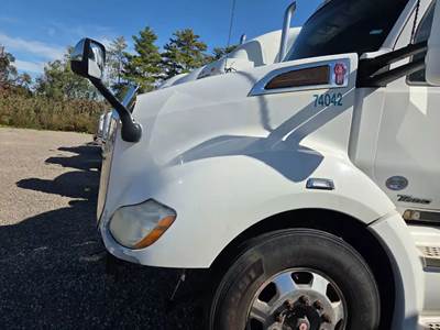 2016 Kenworth T680 Hood with Headlights, Grille & Mirrors, Fiberglass