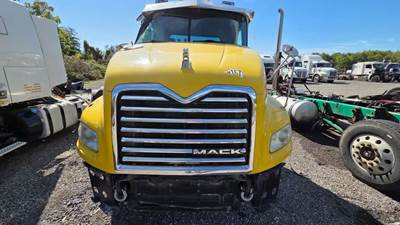 2018 Mack Pinnacle CXU613 Hood with Grille, Headlamps and Inserts