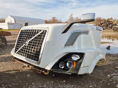 Volvo VNL Hood