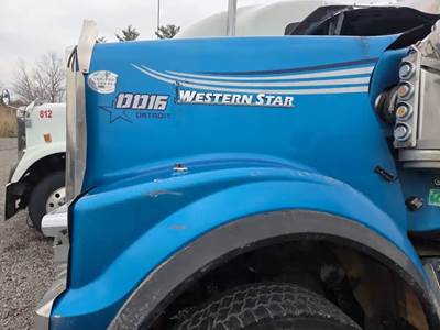 Western Star 4900FA Hood for a 2015 Western Star 4900 FA