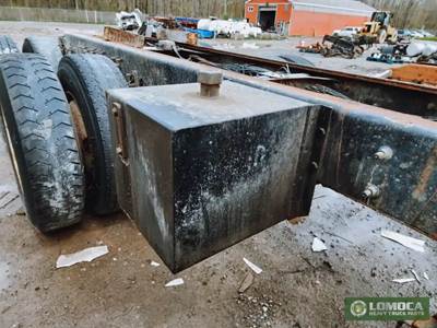 International 7600 Hydraulic Tank