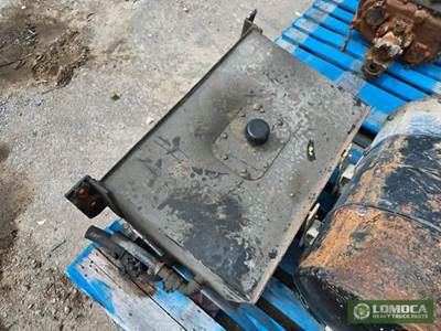 Mack Granite CV713 Hydraulic Tank for a 2004 Mack CV713 Granite