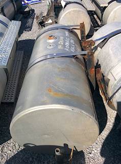 Mack Pinnacle CXU613 Hydraulic Tank for a 2008 Mack CXU613