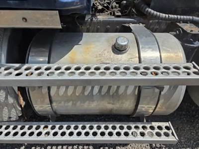 Western Star 4900SA Hydraulic Tank for a 2013 Western Star 4900 SA