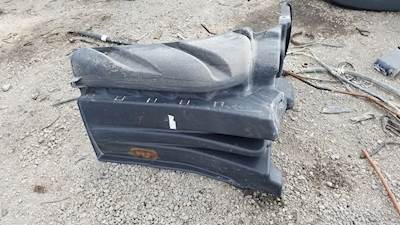 Freightliner Cascadia 125 Inner Fender
