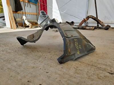 Mitsubishi FE85D Inner Fender