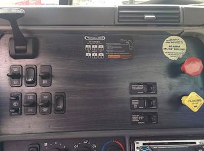 Freightliner Columbia 112 Instrument Panel Cluster