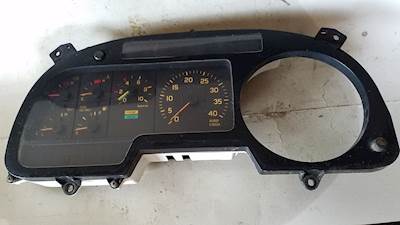 GMC Instrument Panel Cluster for a 2000 GMC T7500