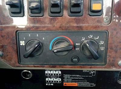 International 9200i Instrument Panel Cluster