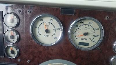 International 9900i Instrument Panel Cluster