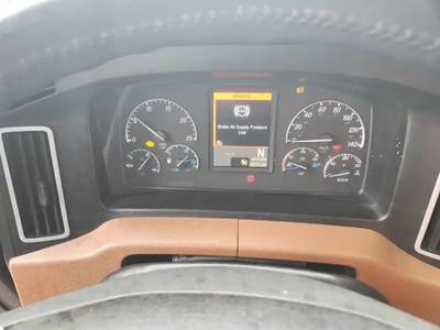 Freightliner Cascadia 126 Instrument Panel Cluster