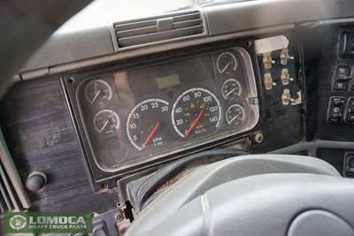 Freightliner Columbia 120 Instrument Panel Cluster