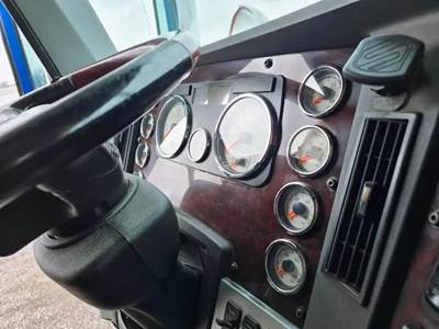 Freightliner Coronado 122 SD Instrument Panel Cluster for a 2019 Freightliner 122SD