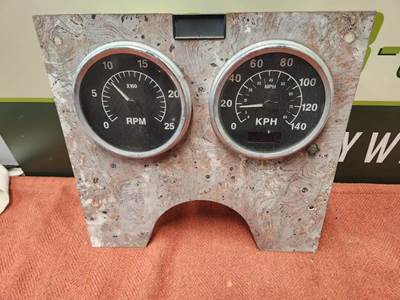 International 9300 Instrument Panel Cluster