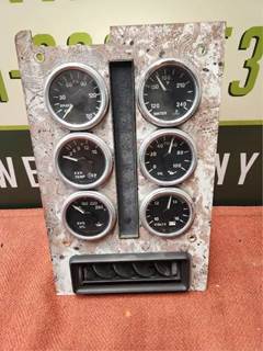 International 9300 Instrument Panel Cluster