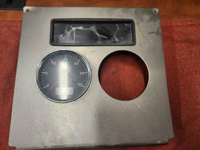 Kenworth T370 Instrument Panel Cluster