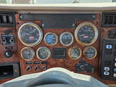 Peterbilt 335 Instrument Panel Cluster