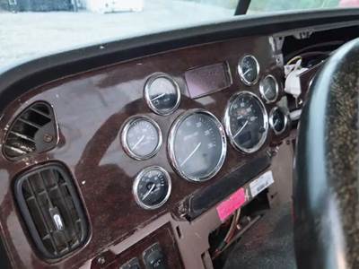 Peterbilt 386 Instrument Panel Cluster
