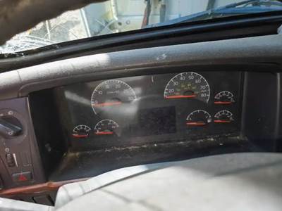 Volvo VNL Instrument Panel Cluster