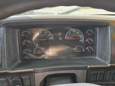 Volvo VNL Instrument Panel Cluster