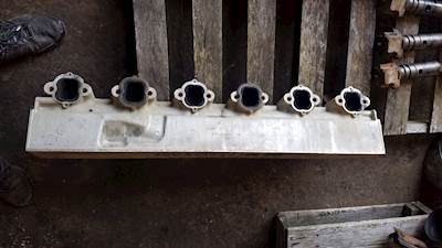 Mercedes-Benz OM460LA Intake Manifold for a 2005 Sterling LT9500