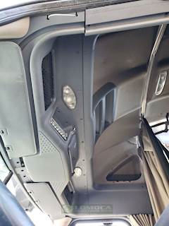 Freightliner Cascadia 125 Interior Part