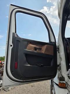Freightliner Cascadia 126 Interior Part