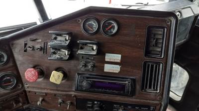 Freightliner FLD120 Interior Part