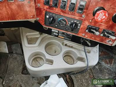 International 9900i Interior Part