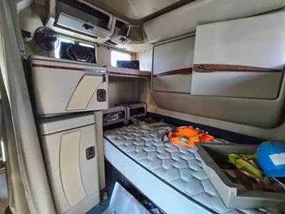 International 9900i Interior Part