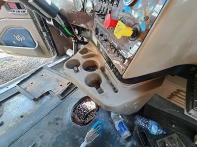 International 9900i Interior Part