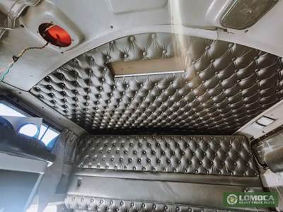 Kenworth T600 Interior Part for a 2009 Kenworth T660