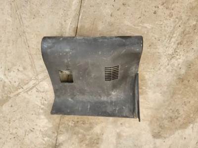 2009 Kenworth T660 Dash Bottom Cover