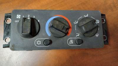 Mack Pinnacle CXU613 Interior Part for a 2014 Mack CXU613