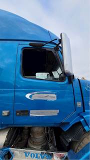 Volvo VNL Right Mirror