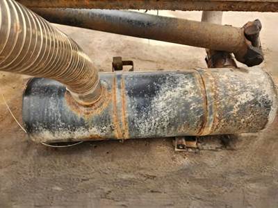 Caterpillar 3126 Muffler for a 2002 GMC C7500
