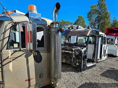 Caterpillar C15 Muffler for a 2004 Peterbilt 378