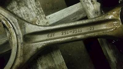 Caterpillar C15 Piston / Rod for a 2006 Peterbilt 378