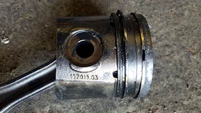 Cummins ISB Piston / Rod for a 2008 Freightliner M-2