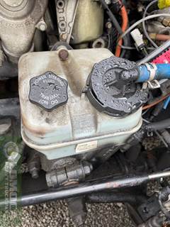 Freightliner Cascadia 125 Power Steering Reservoir