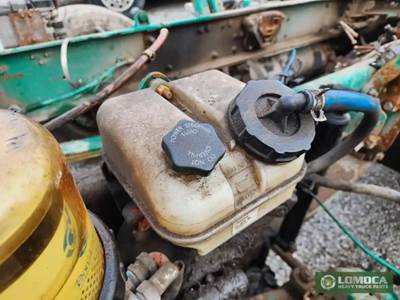 Freightliner Cascadia 125 Power Steering Reservoir