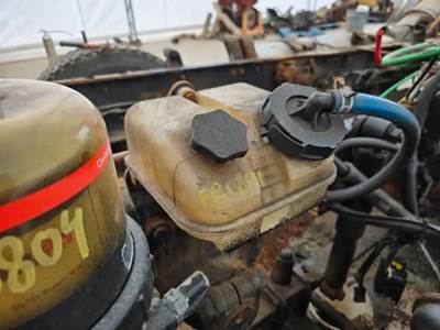 Freightliner Cascadia 125 Power Steering Reservoir