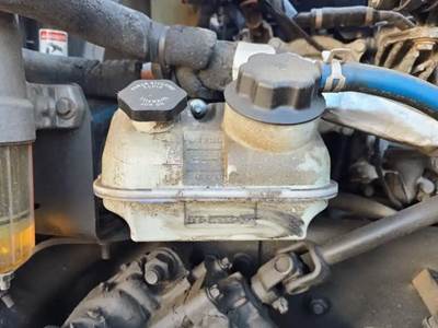 Freightliner Cascadia 126 Power Steering Reservoir