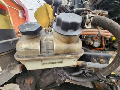 Freightliner Cascadia 126 Power Steering Reservoir