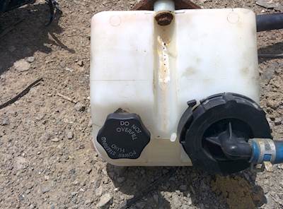 Freightliner Columbia 112 Power Steering Reservoir
