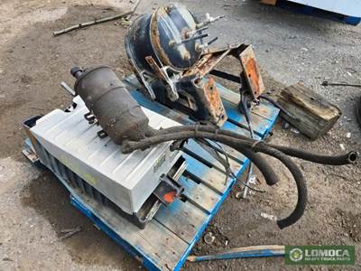 Mack Granite CV713 Power Steering Reservoir for a 2004 Mack CV713 Granite